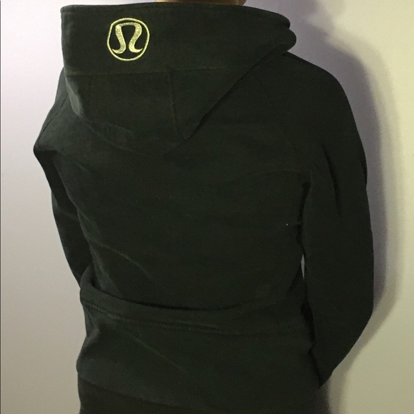 GUC Size 6🍋Lululemon black Scuba Hoodie - Picture 5 of 7